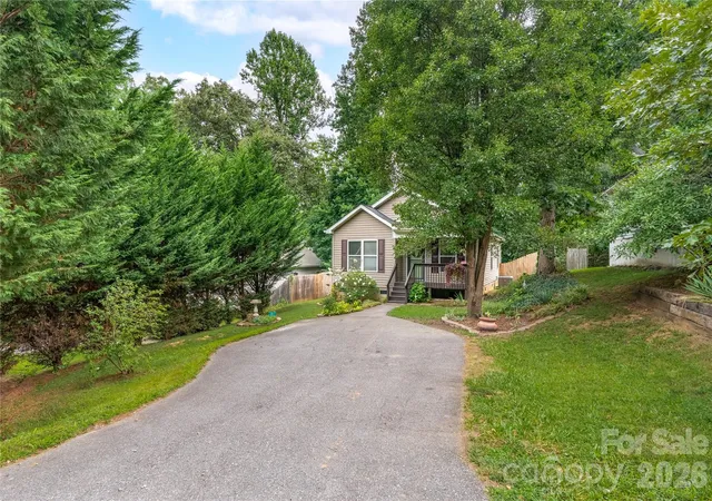 Photo 1 of Single family home for sale at 41 Wilmington St, Asheville, NC 28806 | MLS# 4399060 | Listing updated on 2026-10-07