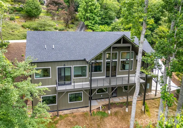 Photo 1 of Single family home for sale at 93 Village Pointe Ln, Asheville, NC 28803 | MLS# 4399608 | Listing updated on 2026-10-01