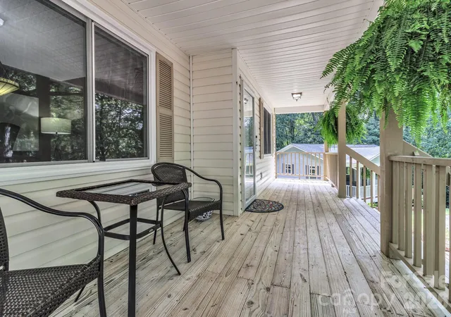 Photo 3 of Single family home for sale at 18 Mctindal Cir, Asheville, NC 28803 | MLS# 4399667 | Listing updated on 2026-09-15
