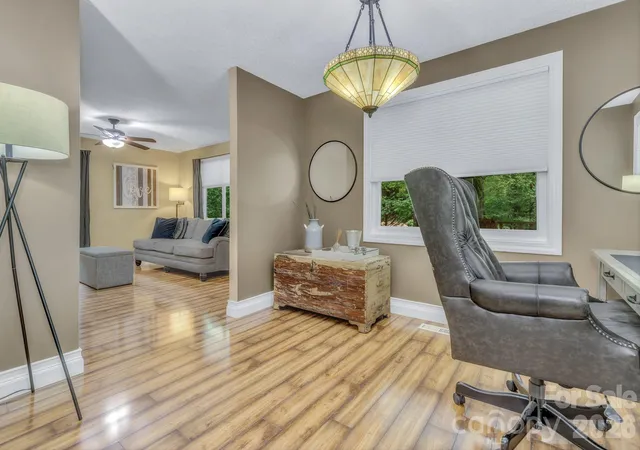 Photo 4 of Single family home for sale at 18 Mctindal Cir, Asheville, NC 28803 | MLS# 4399667 | Listing updated on 2026-09-15