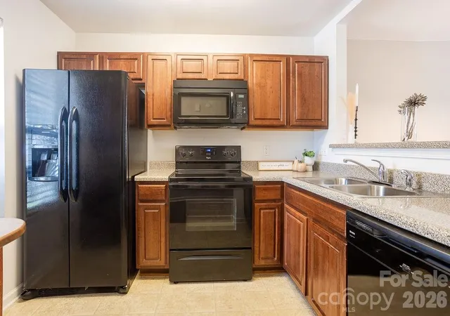Photo 4 of Townhouse for sale at 31 Amersham Ln, Fletcher, NC 28732 | MLS# 4399944 | Listing updated on 2026-09-10