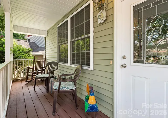 Photo 3 of Single family home for sale at 7 Winters Edge Ln, Asheville, NC 28803 | MLS# 4400181 | Listing updated on 2026-10-01