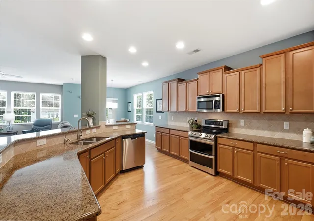 Photo 3 of Single family home for sale at 3715 Franklin Meadows Dr, Matthews, NC 28105 | MLS# 4400468 | Listing updated on 2026-09-23