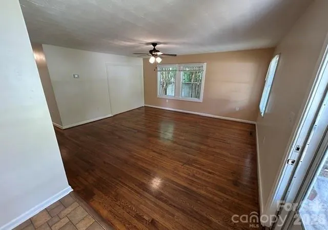 Photo 3 of Single family home for sale at 11 Mountain Rd, Hendersonville, NC 28791 | MLS# 4400535 | Listing updated on 2026-09-22