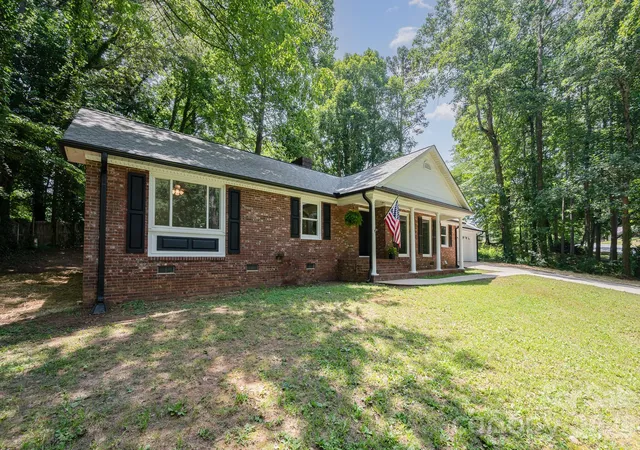 Photo 3 of Single family home for sale at 114 Elmwood Dr, Salisbury, NC 28147 | MLS# 4400661 | Listing updated on 2026-09-13
