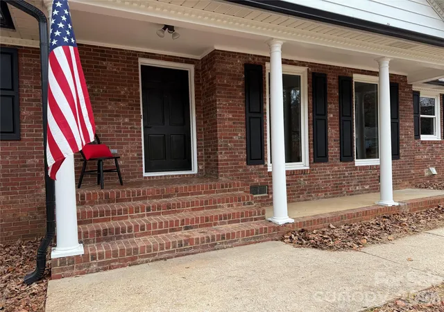 Photo 4 of Single family home for sale at 114 Elmwood Dr, Salisbury, NC 28147 | MLS# 4400661 | Listing updated on 2026-09-13