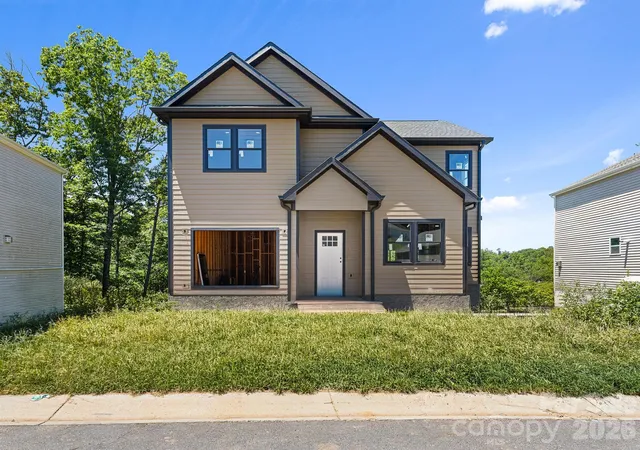 Photo 1 of Single family home for sale at 914 Newport Ct, Asheville, NC 28806 | MLS# 4400786 | Listing updated on 2026-09-15