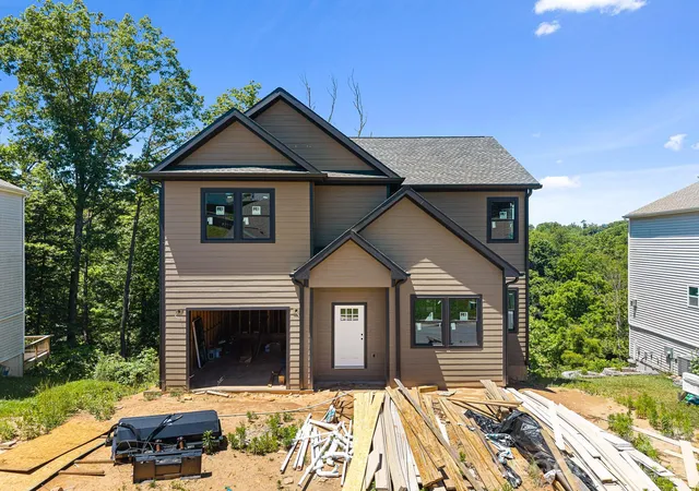 Photo 2 of Single family home for sale at 914 Newport Ct, Asheville, NC 28806 | MLS# 4400786 | Listing updated on 2026-09-15