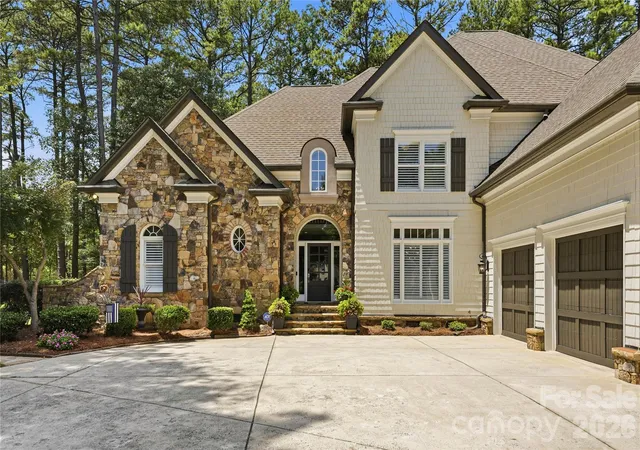 Photo 3 of Single family home for sale at 103 White Crst Ct, Mooresville, NC 28117 | MLS# 4400823 | Listing updated on 2026-10-05