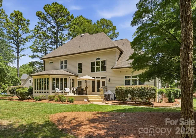 Photo 3 of Single family home for sale at 103 White Crst Ct, Mooresville, NC 28117 | MLS# 4400823 | Listing updated on 2026-10-05