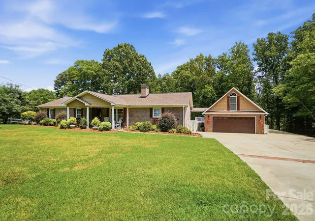 Photo 4 of Single family home for sale at 107 Mistywood Dr, Mount Holly, NC 28120 | MLS# 4400826 | Listing updated on 2026-09-12