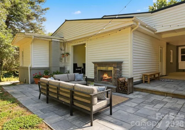 Photo 1 of Single family home for sale at 104 31st Avenue Ne, Hickory, NC 28601 | MLS# 4400944 | Listing updated on 2026-09-13