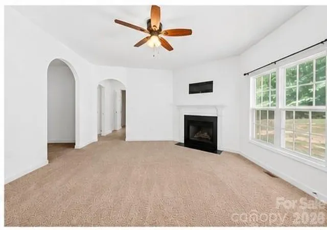 Photo 4 of Single family home for sale at 4628 Cayton Dr, Maiden, NC 28650 | MLS# 4401296 | Listing updated on 2026-09-15