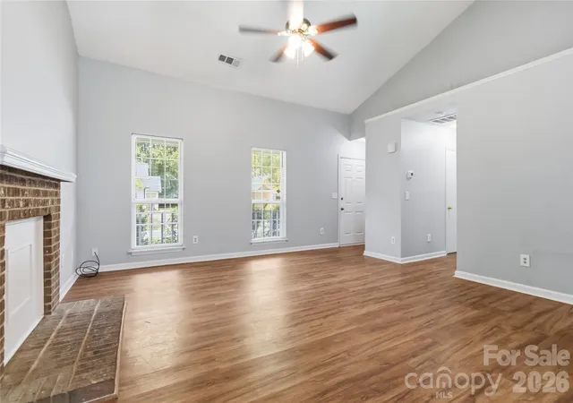 Photo 2 of Single family home for sale at 6136 Sunbridge Ct, Charlotte, NC 28269 | MLS# 4401311 | Listing updated on 2026-10-13