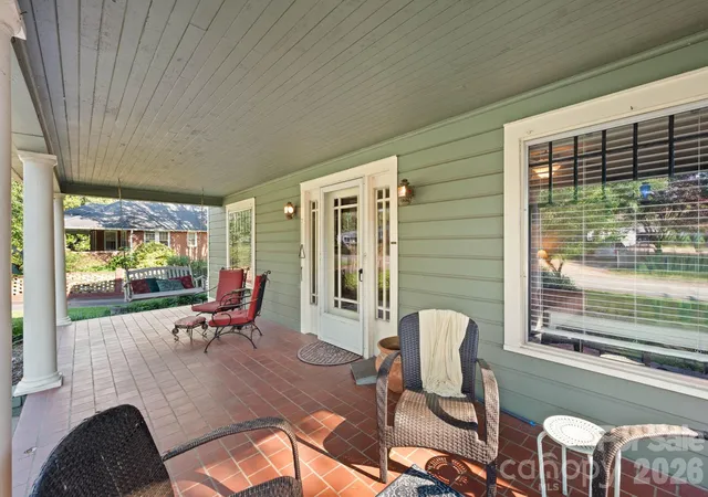 Photo 3 of Single family home for sale at 313 E Main St, Morganton, NC 28655 | MLS# 4401633 | Listing updated on 2026-09-30