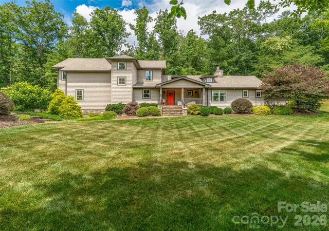 Photo 2 of Single family home for sale at 101 Glen Trillium Dr, Fletcher, NC 28732 | MLS# 4401703 | Listing updated on 2026-10-02