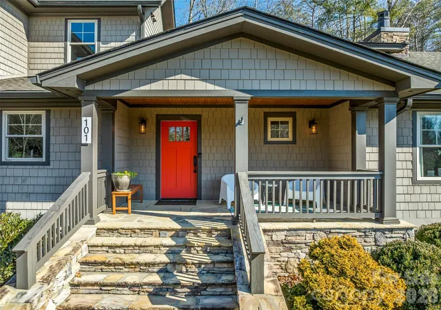 Photo 3 of Single family home for sale at 101 Glen Trillium Dr, Fletcher, NC 28732 | MLS# 4401703 | Listing updated on 2026-10-02