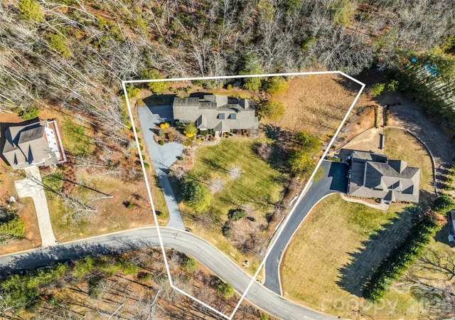 Photo 4 of Single family home for sale at 101 Glen Trillium Dr, Fletcher, NC 28732 | MLS# 4401703 | Listing updated on 2026-10-02