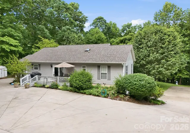 Photo 3 of Multi family home for sale at 124 Lytle Cvs Rd, Swannanoa, NC 28778 | MLS# 4401736 | Listing updated on 2026-09-30