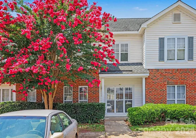 Listing Photo 3 - Condo for sale in building located at 6414 Mallard Vw Ln, Charlotte, NC 28269