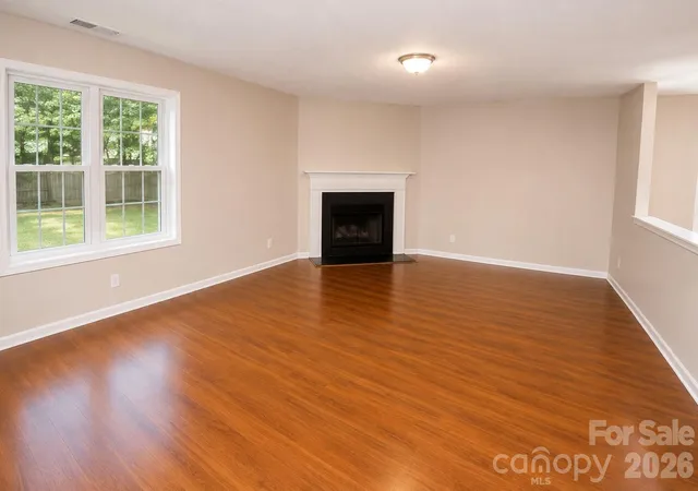 Photo 4 of Single family home for sale at 1914 Treefrog Ct, Charlotte, NC 28262 | MLS# 4401785 | Listing updated on 2026-10-30