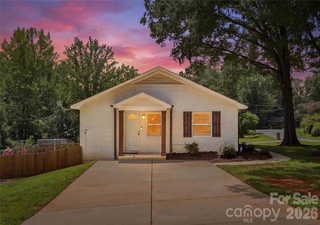 Single family home for sale at 1301 Manchester Ln, Charlotte, NC 28227 | MLS# 4402084 | Listing updated on 2026-10-07