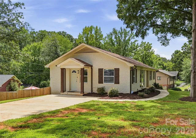 Single family home for sale at 1301 Manchester Ln, Charlotte, NC 28227 | MLS# 4402084 | Listing updated on 2026-10-07