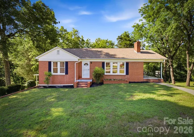 Photo 2 of Single family home for sale at 114 Harris Dr, Morganton, NC 28655 | MLS# 4402100 | Listing updated on 2026-09-13
