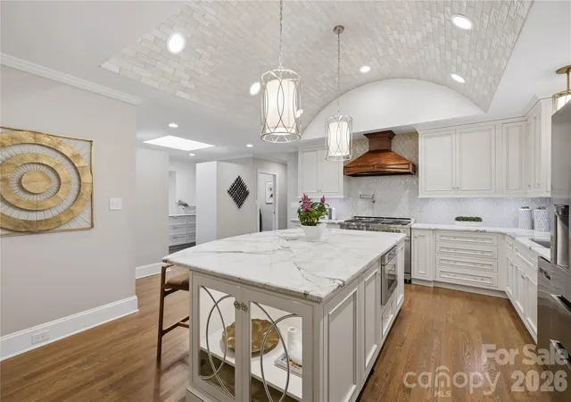 Photo 3 of Single family home for sale at 5023 Gorham Dr, Charlotte, NC 28226 | MLS# 4402221 | Listing updated on 2026-09-26