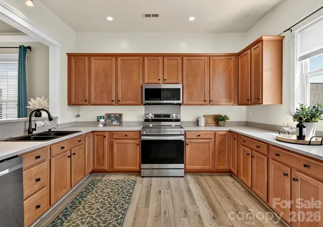 Photo 4 of Single family home for sale at 13106 Kennerly Dr, Huntersville, NC 28078 | MLS# 4402460 | Listing updated on 2026-10-10