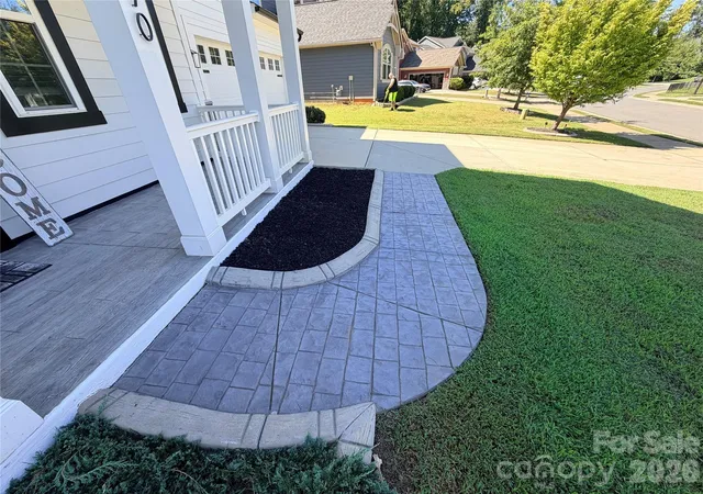 Photo 4 of Single family home for sale at 5070 Watersail Way, Clover, SC 29710 | MLS# 4402512 | Listing updated on 2026-10-15