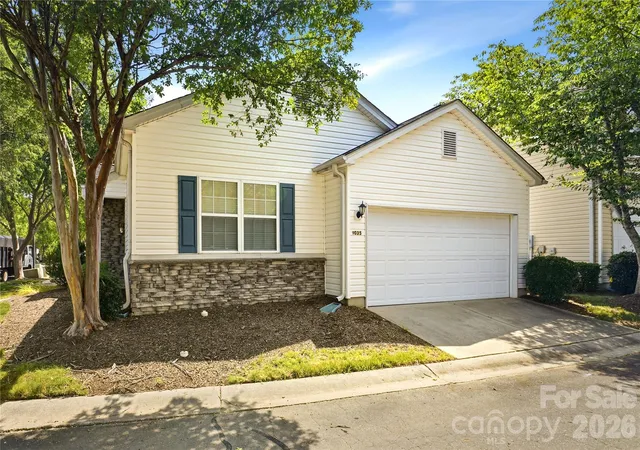 Photo 3 of Single family home for sale at 9035 Meadowmont View Dr, Charlotte, NC 28269 | MLS# 4402729 | Listing updated on 2026-09-14