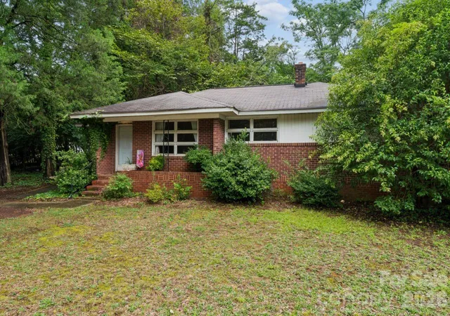 Photo 1 of Single family home for sale at 139 Southwold Dr, Charlotte, NC 28217 | MLS# 4403152 | Listing updated on 2026-09-14
