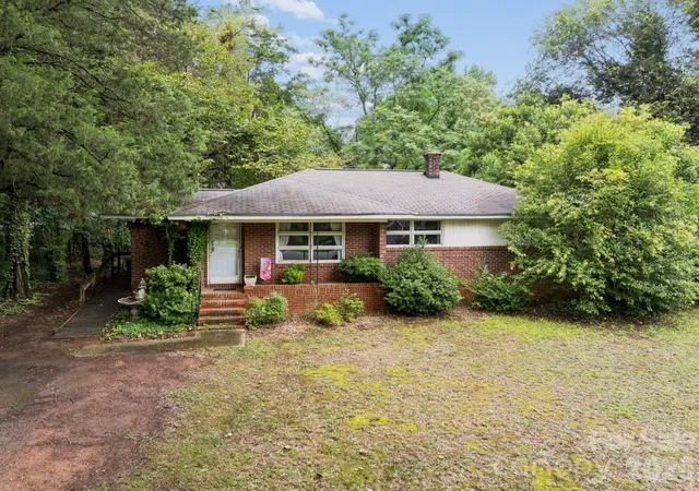 Single family home for sale at 139 Southwold Dr, Charlotte, NC 28217 | MLS# 4403152