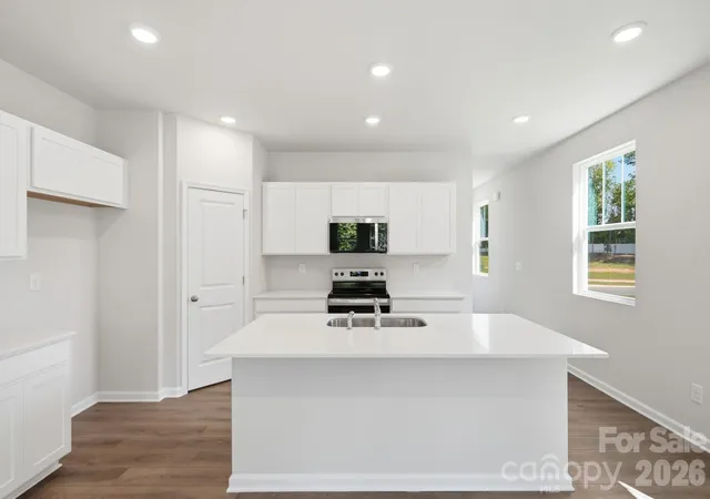 Photo 2 of Townhouse for sale at 3201 Meadow Knoll Dr, Charlotte, NC 28269 | MLS# 4403189 | Listing updated on 2026-09-15
