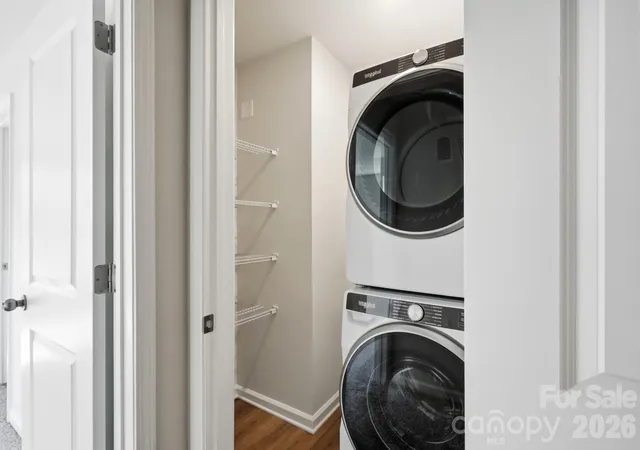 Photo 4 of Townhouse for sale at 3201 Meadow Knoll Dr, Charlotte, NC 28269 | MLS# 4403189 | Listing updated on 2026-09-15