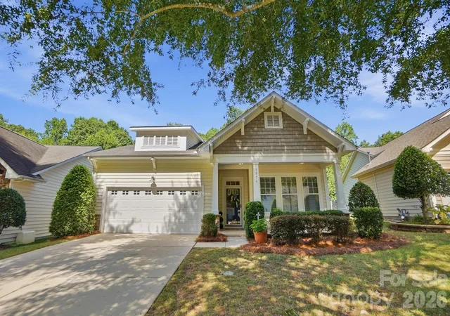 Photo 2 of Single family home for sale at 3076 Streamhaven Dr, Fort Mill, SC 29707 | MLS# 4403200 | Listing updated on 2026-10-14