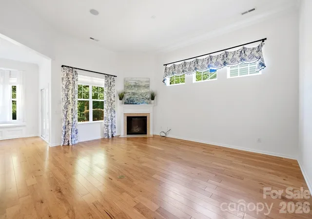 Photo 4 of Single family home for sale at 3076 Streamhaven Dr, Fort Mill, SC 29707 | MLS# 4403200 | Listing updated on 2026-10-14
