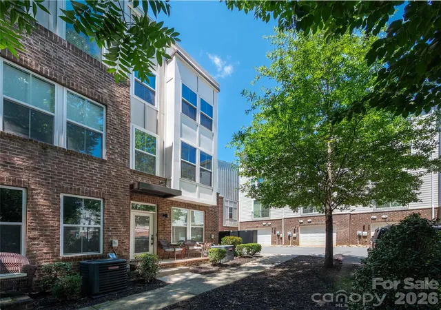 Photo 3 of Townhouse for sale at 511 Old Ml Rd, Charlotte, NC 28206 | MLS# 4403394 | Listing updated on 2026-10-01