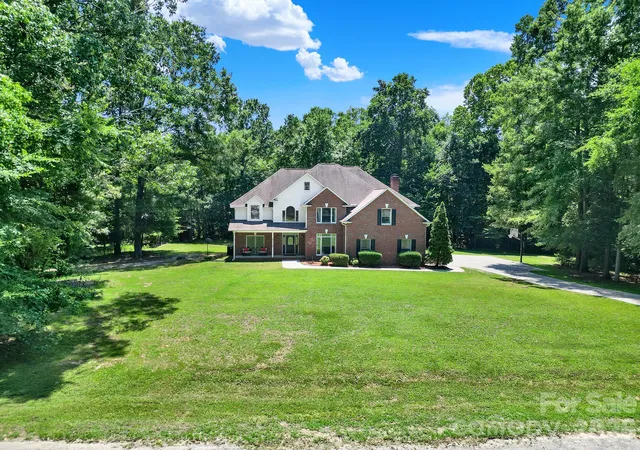 Photo 2 of Single family home for sale at 1583 Calder Ln, Clover, SC 29710 | MLS# 4403585 | Listing updated on 2026-09-28