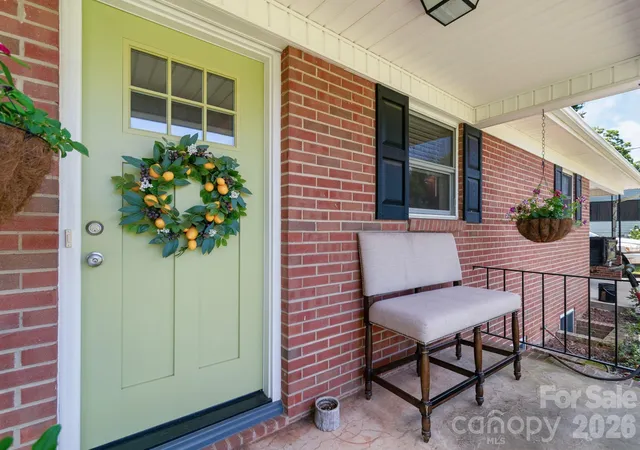 Photo 3 of Single family home for sale at 1501 Old Hickory Grv Rd, Mount Holly, NC 28120 | MLS# 4403657 | Listing updated on 2026-09-27