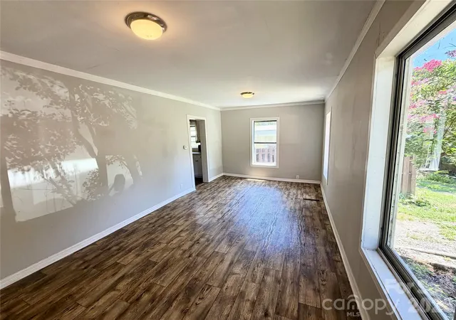 Photo 4 of Single family home for sale at 6 Leita Ln, Asheville, NC 28806 | MLS# 4403814 | Listing updated on 2026-10-01