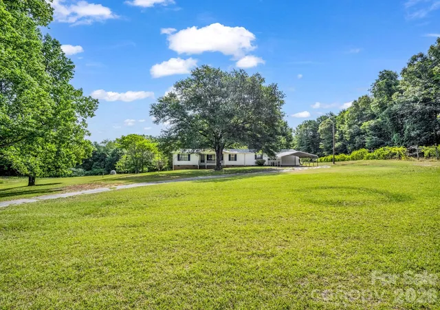 Photo 3 of Single family home for sale at 141 Hicks Grv Ext, Mooresboro, NC 28114 | MLS# 4403942 | Listing updated on 2026-09-15
