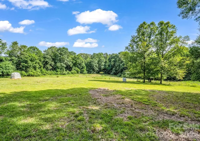 Photo 4 of Single family home for sale at 141 Hicks Grv Ext, Mooresboro, NC 28114 | MLS# 4403942 | Listing updated on 2026-09-15