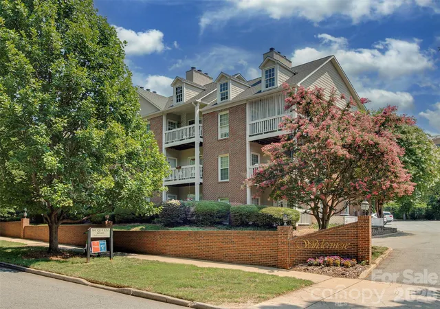 Condo for sale at 301 Queens Rd #105, Charlotte, NC 28204 | MLS# 4403973