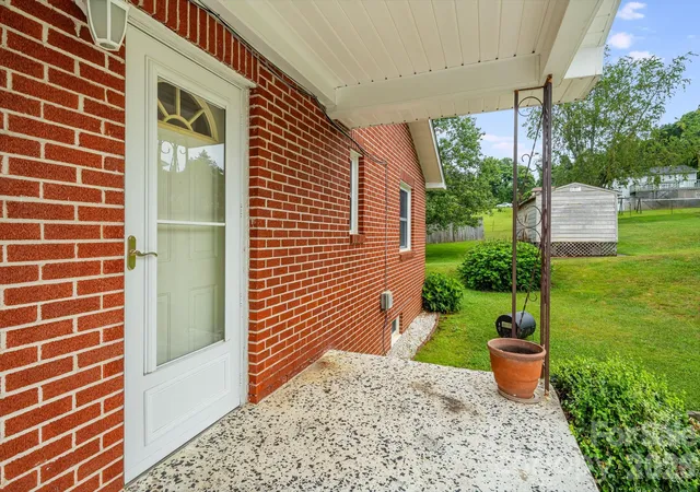 Photo 3 of Single family home for sale at 4 Brad St, Asheville, NC 28803 | MLS# 4404009 | Listing updated on 2026-09-25