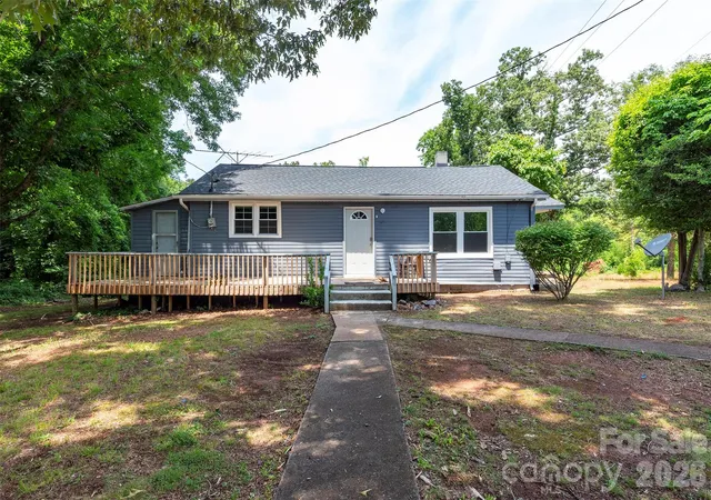 Photo 1 of Sale Pending at 147 Gabriel St, Rutherfordton, NC 28139 | MLS# 4404230 | Listing updated on 2026-10-01