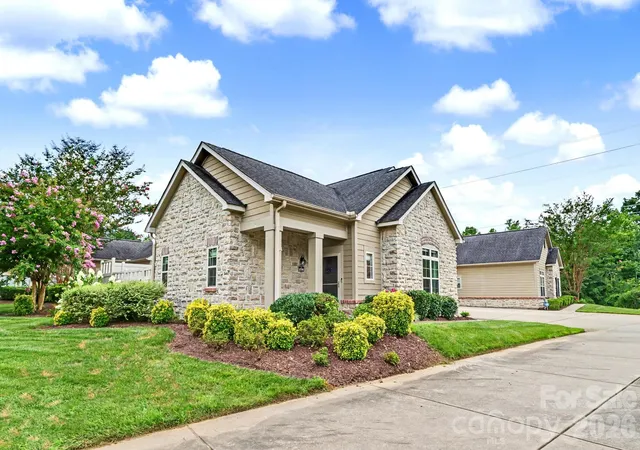 Photo 3 of Sale Pending at 4759 Polo Gate Blvd, Charlotte, NC 28216 | MLS# 4404310 | Listing updated on 2026-09-14