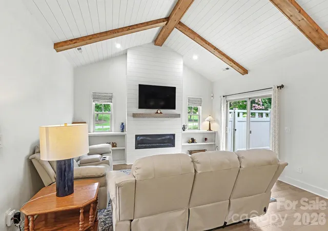 Photo 4 of Sale Pending at 4759 Polo Gate Blvd, Charlotte, NC 28216 | MLS# 4404310 | Listing updated on 2026-09-14