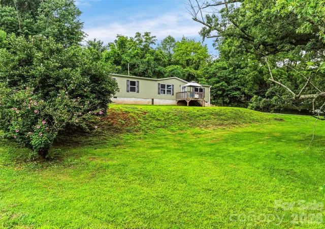 Photo 3 of Single family home for sale at 395 Old Us 19 23 Hwy, Candler, NC 28715 | MLS# 4404335 | Listing updated on 2026-09-28